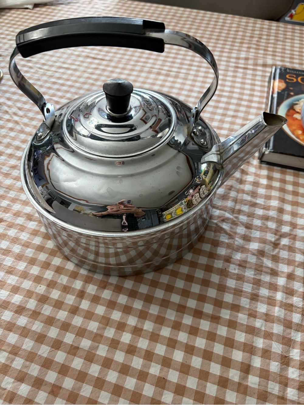 Polished Stainless Steel Kettle with Black Handle and Knob decoration only